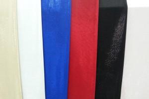 Sklep włókienniczy materiał biały niebieski czerwony czarny